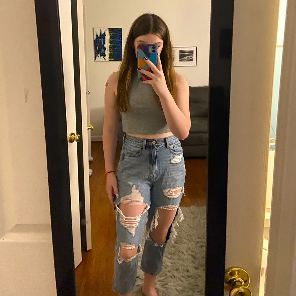 American Eagle size 2 ripped mom jeans